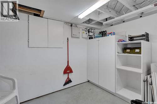 3230 13Th Avenue, Regina, SK - Indoor Photo Showing Garage