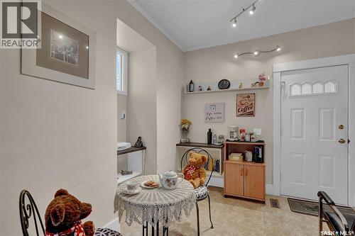 3230 13Th Avenue, Regina, SK - Indoor
