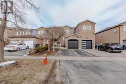 130 CUTTERS CRESCENT Brampton, ON L6Y 4J8