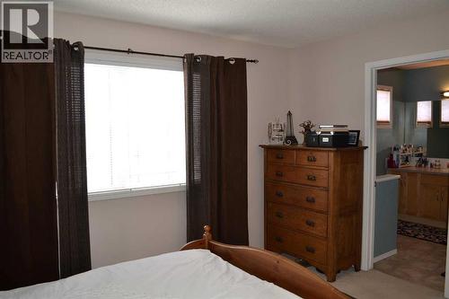 209 Lakeview Inlet, Chestermere, AB - Indoor Photo Showing Bedroom