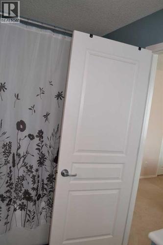 209 Lakeview Inlet, Chestermere, AB - Indoor Photo Showing Other Room