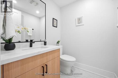 1228 Alexandra Avenue, Mississauga, ON - Indoor Photo Showing Bathroom