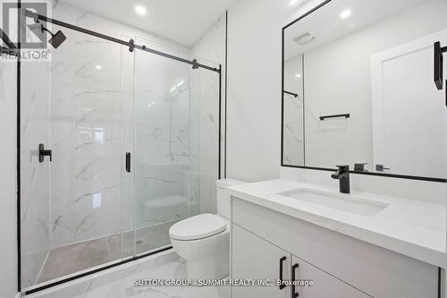 1228 Alexandra Avenue, Mississauga, ON - Indoor Photo Showing Bathroom