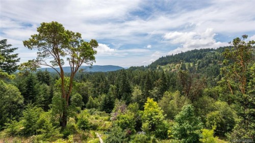 122 Jasper Rd, Salt Spring, BC 