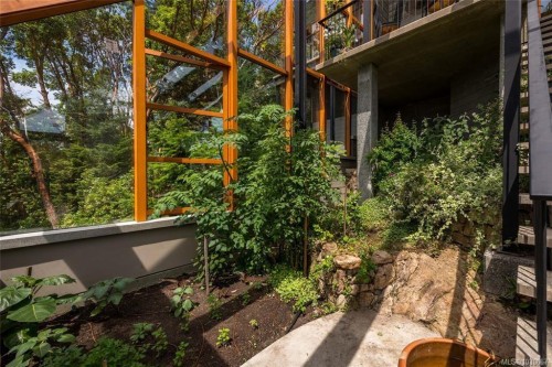 122 Jasper Rd, Salt Spring, BC 