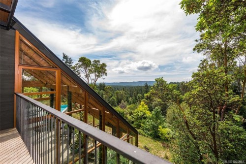 122 Jasper Rd, Salt Spring, BC 