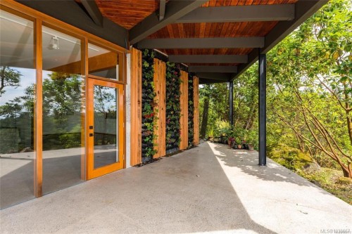 122 Jasper Rd, Salt Spring, BC 