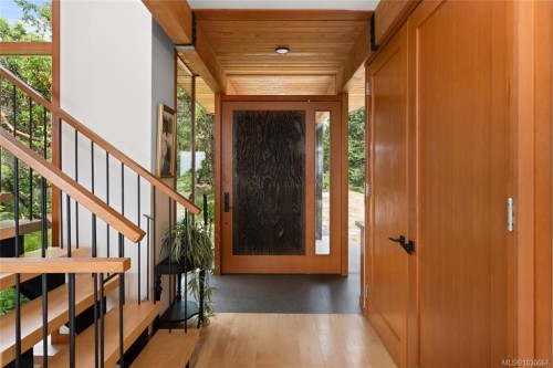 122 Jasper Rd, Salt Spring, BC 