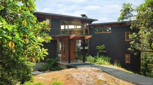 122 Jasper Rd, Salt Spring, BC 