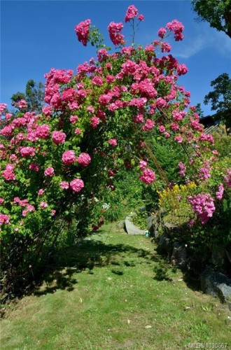 122 Jasper Rd, Salt Spring, BC 