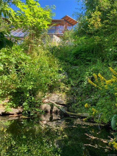 122 Jasper Rd, Salt Spring, BC 