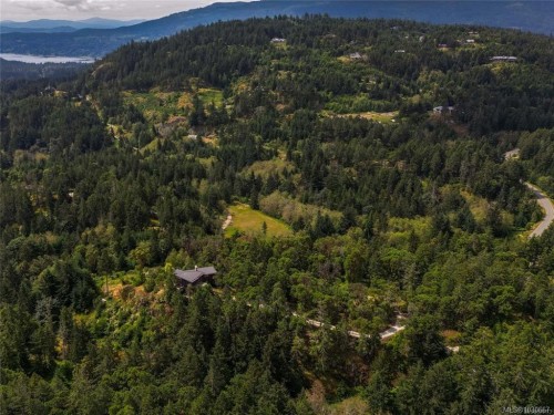 122 Jasper Rd, Salt Spring, BC 