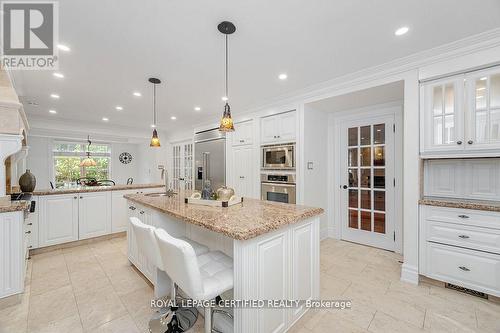 2197 Courrier Lane, Mississauga, ON - Indoor Photo Showing Kitchen With Upgraded Kitchen