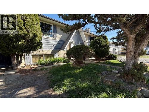 640 | 642 Courtenay Crescent Crescent, Kamloops, BC - Outdoor