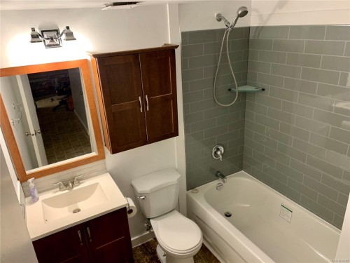 1102-1097 Bowen Rd, Nanaimo, BC - Indoor Photo Showing Bathroom