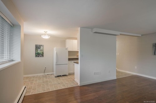1102-1097 Bowen Rd, Nanaimo, BC - Indoor Photo Showing Other Room