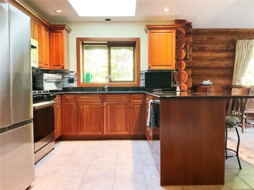 5230 Munn Rd, Highlands, BC 