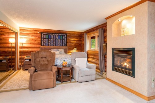 5230 Munn Rd, Highlands, BC 