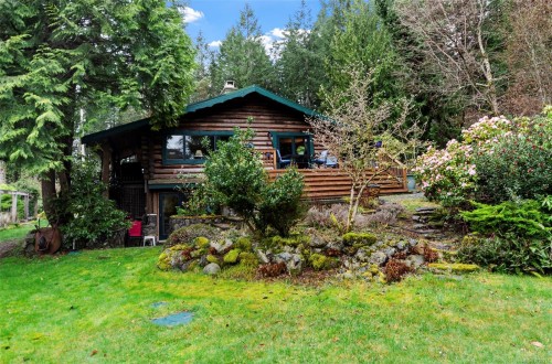 5230 Munn Rd, Highlands, BC 