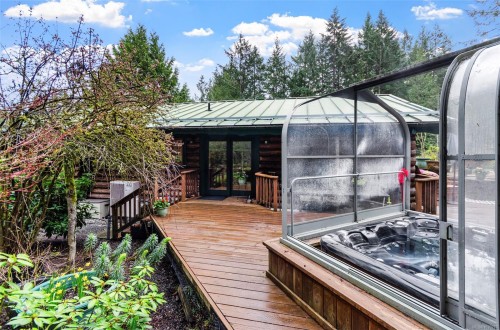 5230 Munn Rd, Highlands, BC 