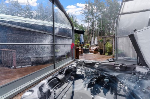 5230 Munn Rd, Highlands, BC 