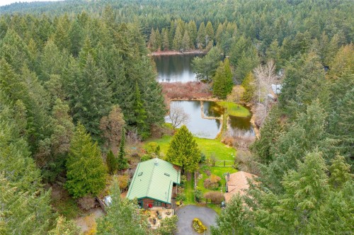 5230 Munn Rd, Highlands, BC 