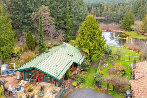 5230 Munn Rd, Highlands, BC 