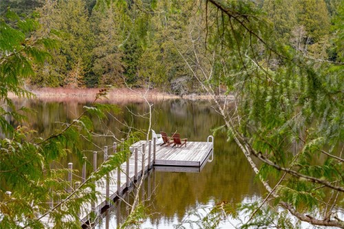 5230 Munn Rd, Highlands, BC 