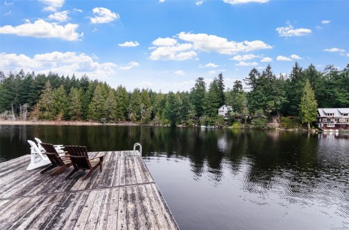 5230 Munn Rd, Highlands, BC 