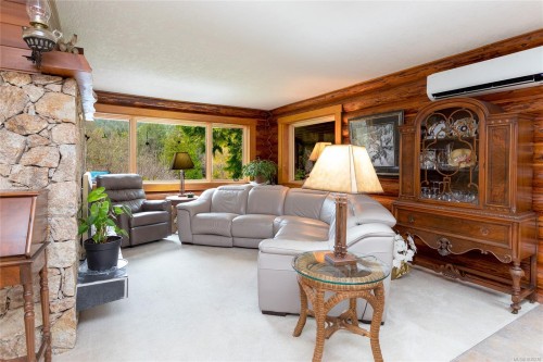 5230 Munn Rd, Highlands, BC 