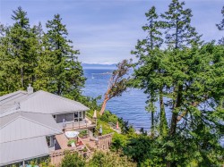 1130 Berry Point Rd Gabriola Island, BC V0R 1X1