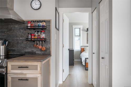 6-211 Second Ave West, Qualicum Beach, BC - Indoor Photo Showing Other Room