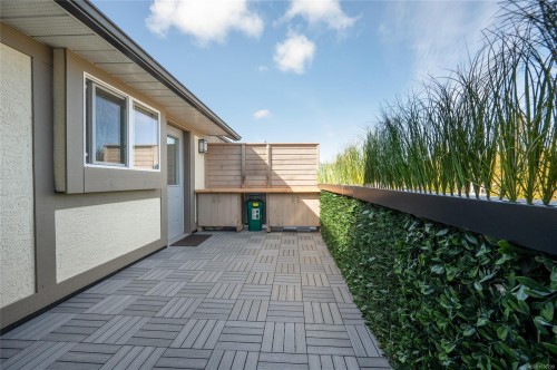 6-211 Second Ave West, Qualicum Beach, BC - Outdoor With Exterior