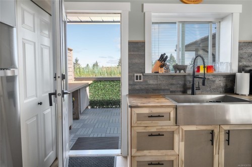 6-211 Second Ave West, Qualicum Beach, BC - Indoor