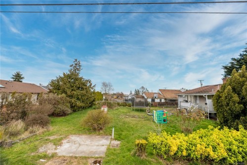 2090 Beacon Ave West, Sidney, BC 