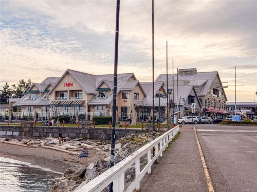 2095 Jahn Pl, Sidney, BC 