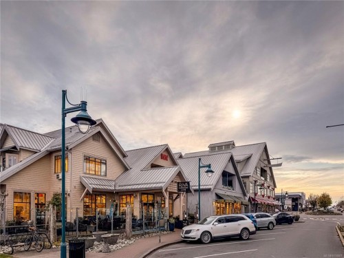 2095 Jahn Pl, Sidney, BC 