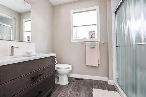 51 Burrows Rd, Pinawa, MB 