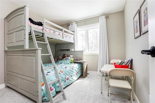 51 Burrows Rd, Pinawa, MB 