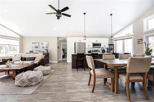 51 Burrows Rd, Pinawa, MB 