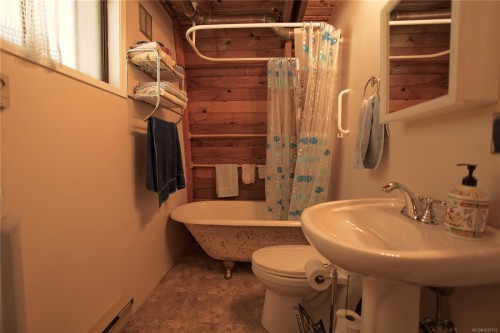 155 Mountain Park Dr, Salt Spring, BC 