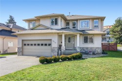 2318 Selwyn Rd Langford, BC V9B 3K8