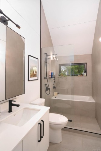 128 Spring Gold Way, Salt Spring, BC 