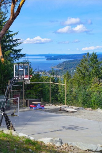 128 Spring Gold Way, Salt Spring, BC 