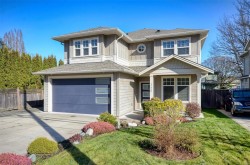 1220 Marchant Rd Central Saanich, BC V8M 1G4