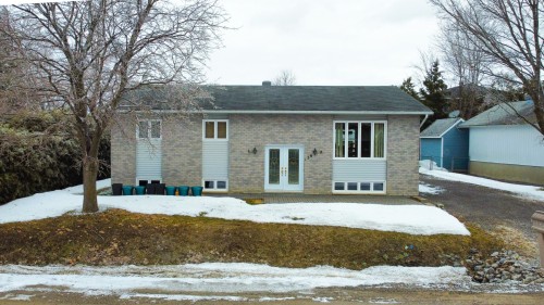 136 Rue Thérèse  Gatineau (Gatineau), QC J8R 3G8