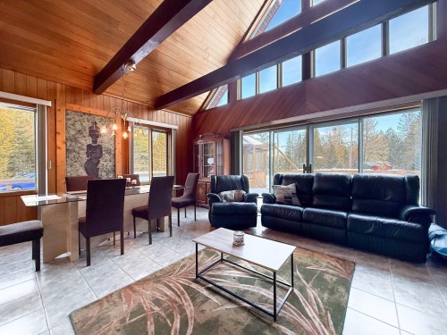Vue d'ensemble - 21  - 23 Ch. Alban, La Pêche, QC - Indoor Photo Showing Living Room