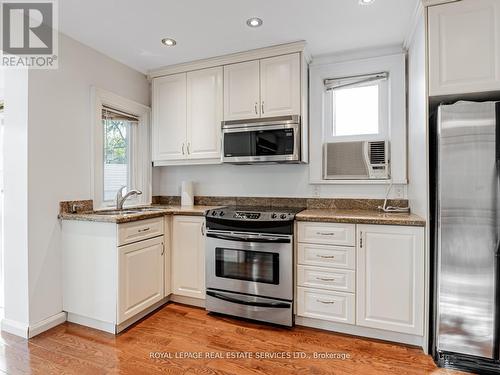 Granite counters, stainless steel appliances - 7 Duplex Crescent, Toronto, ON - Indoor Photo Showing Kitchen