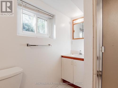 3 piece lower level bathroom - 7 Duplex Crescent, Toronto, ON - Indoor Photo Showing Bathroom