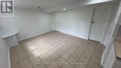 (LOWER LEVEL 2) - 65 PARK CRESCENT Richmond Hill, ON L4E 3J5